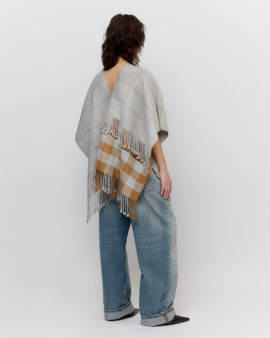 PONCHITO SURI / Vicuña + Gris perla