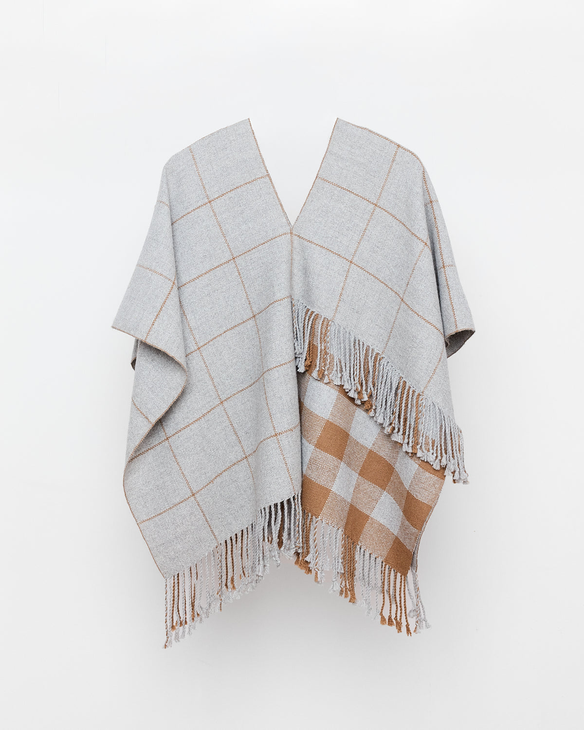 PONCHITO SURI / Vicuña + Gris perla